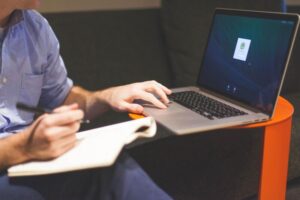 休職中だと転職エージェントは使えない？休職中と伝えるリスクと転職成功法