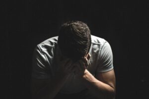 既卒と留年どっちが有利？新卒が絶対有利ではない理由と最短7日で内定獲得する方法