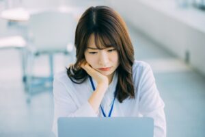入社1年目の女性は転職できる？1年目でも転職成功するポイントと注意点