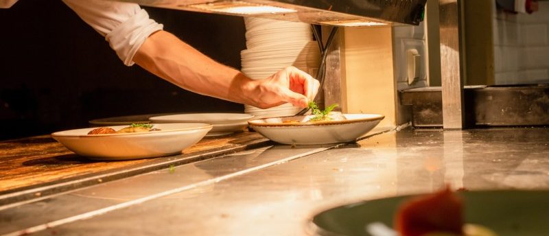 フレンチシェフ・料理人になるには?求められるスキルと未経験からの就職方法