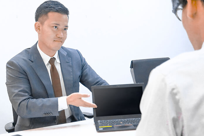 DYMテックは面談に同行