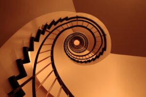 介護業界で転職を繰り返す人の特徴とは？介護職で長く働ける職場へ転職成功