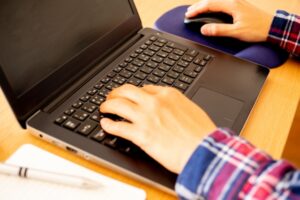 フリーター・ニートはプログラミングスクールの利用が◎効率よく就職成功！