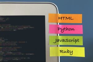 フリーターでもプログラマーになれる？未経験からプログラマーになる方法！