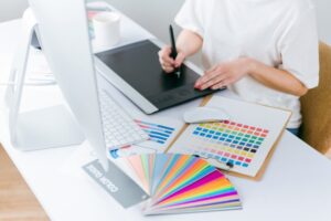 女性はWebデザイナーに向いてる？人気のワケとスキルを身につける方法